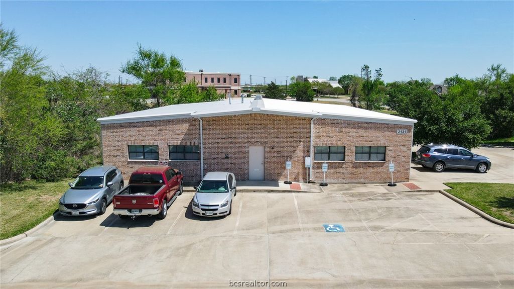2131 West Briargate Drive, Bryan, TX 77802 — photo 2