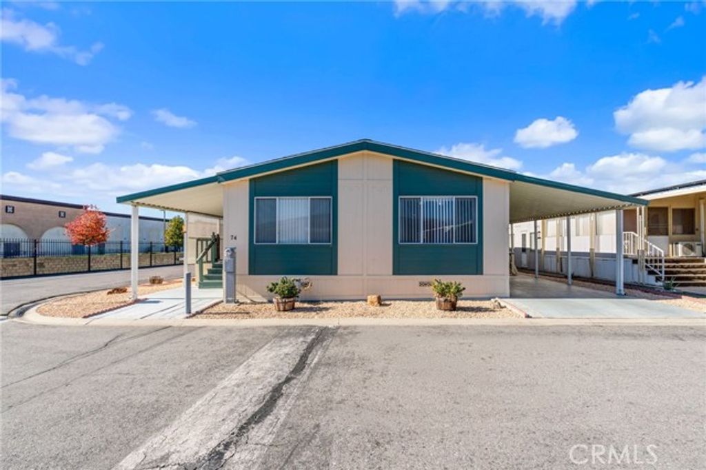 1895 W Devonshire Avenue 74, Hemet, CA 92545