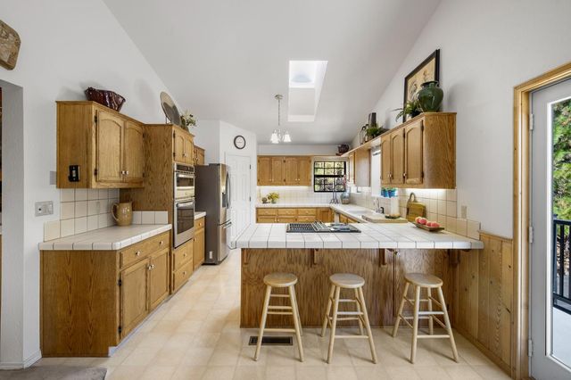 923 Bear Run Way, Arnold, CA 95223