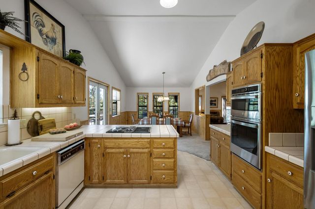 923 Bear Run Way, Arnold, CA 95223