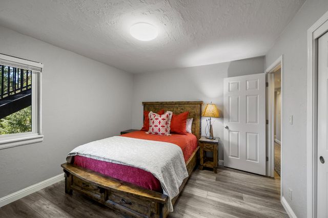 923 Bear Run Way, Arnold, CA 95223