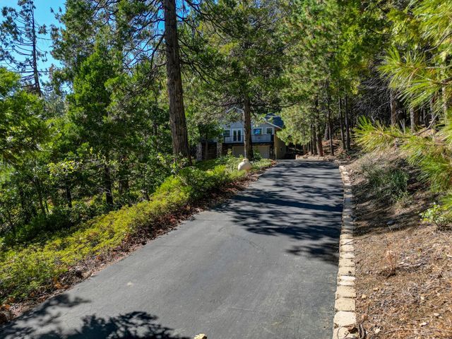 923 Bear Run Way, Arnold, CA 95223