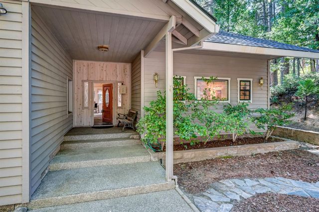 923 Bear Run Way, Arnold, CA 95223