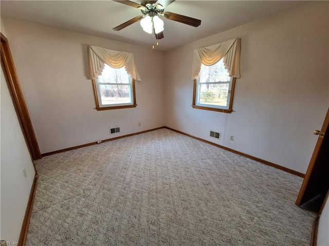 1400 Misty CT, Chesapeake, VA 23323