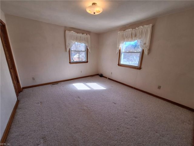 1400 Misty CT, Chesapeake, VA 23323