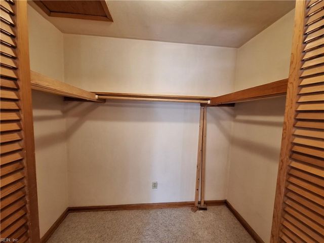 1400 Misty CT, Chesapeake, VA 23323