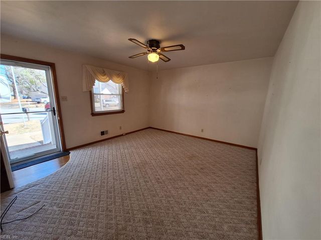 1400 Misty CT, Chesapeake, VA 23323