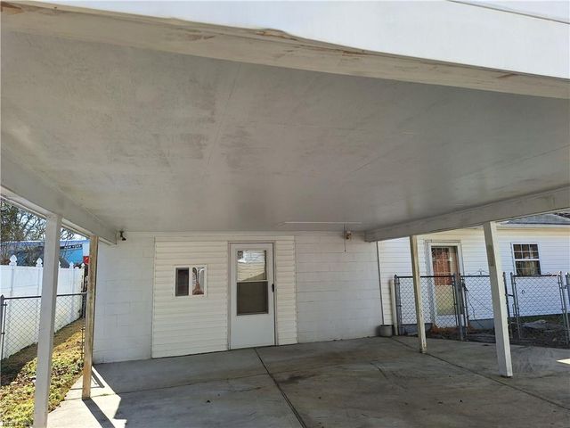 1400 Misty CT, Chesapeake, VA 23323