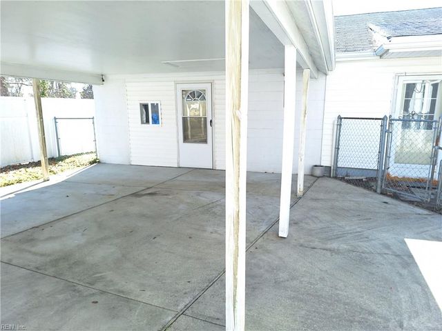 1400 Misty CT, Chesapeake, VA 23323