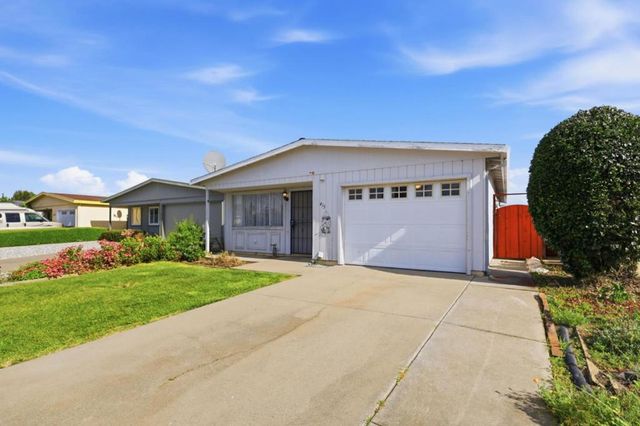 415 Spruce Circle, Watsonville, CA 95076
