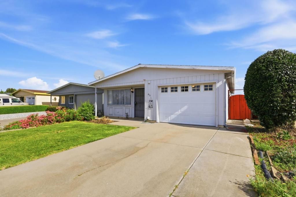 Image 3 of property listing at 415 Spruce Circle, Watsonville, CA 95076