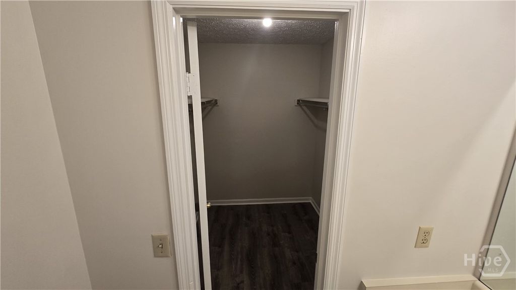 Image 12 of property listing at 3 Gunpowder Court, Savannah, GA 31410