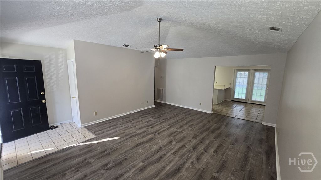 Image 3 of property listing at 3 Gunpowder Court, Savannah, GA 31410