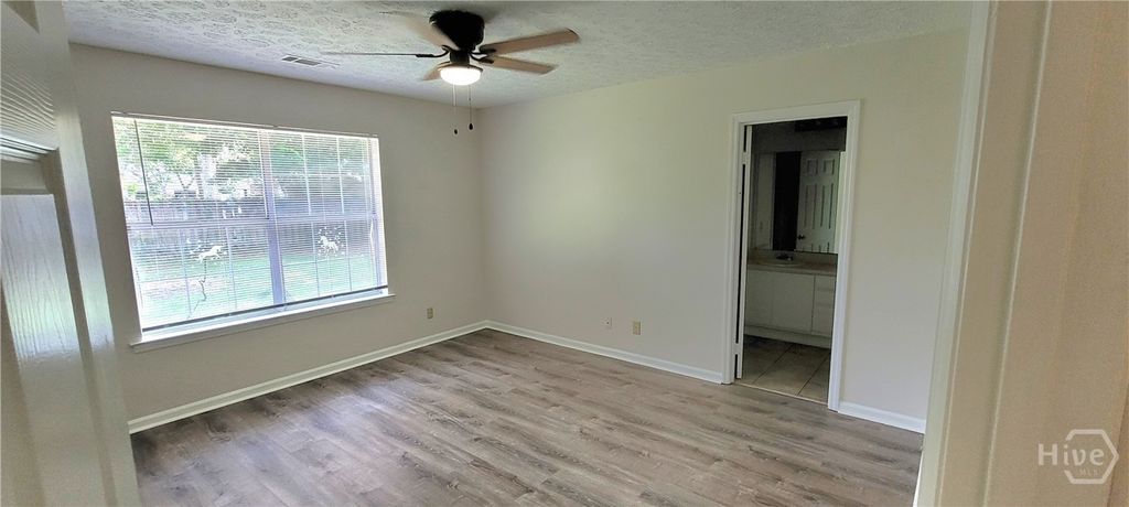 Image 8 of property listing at 3 Gunpowder Court, Savannah, GA 31410