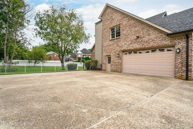 11721 Hancock Trace Ct, Louisville, KY 40245