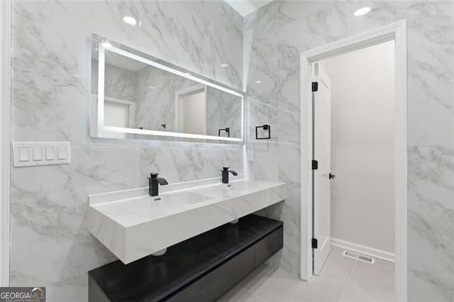 7170 Riverside, Atlanta, GA 30328