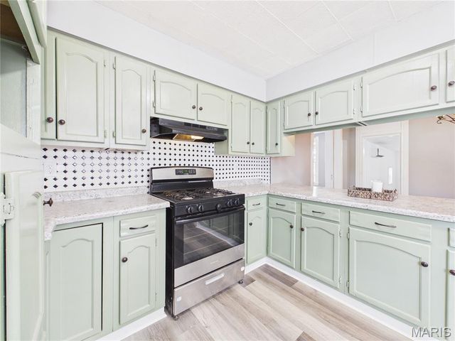 3 S Hickory Street, Dexter, MO 63841