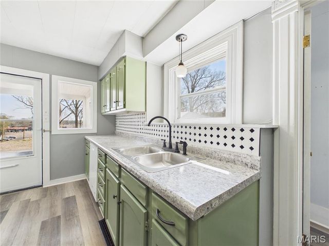 3 S Hickory Street, Dexter, MO 63841