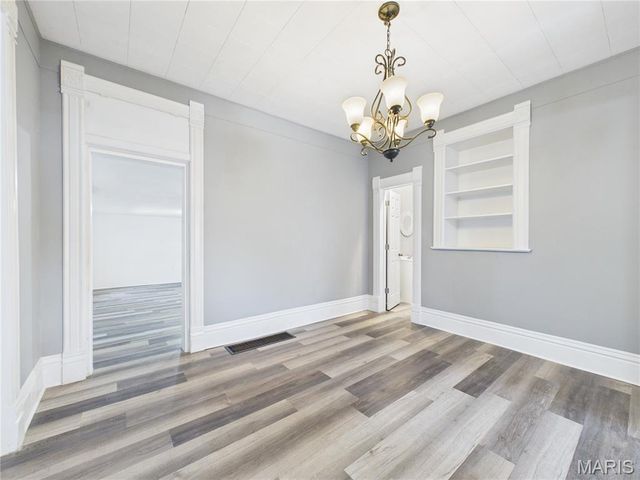 3 S Hickory Street, Dexter, MO 63841