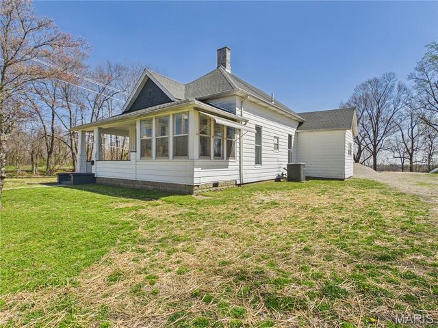3 S Hickory Street, Dexter, MO 63841