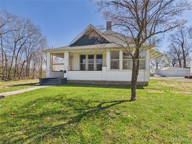 3 S Hickory Street, Dexter, MO 63841