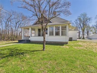 3 S Hickory Street, Dexter, MO 63841