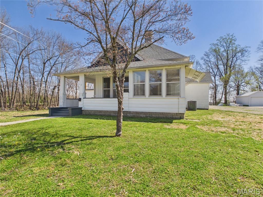 3 S Hickory Street, Dexter, MO 63841