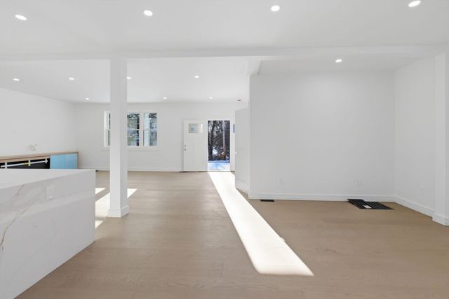 58 Massasoit Ave, Sudbury, MA 01776