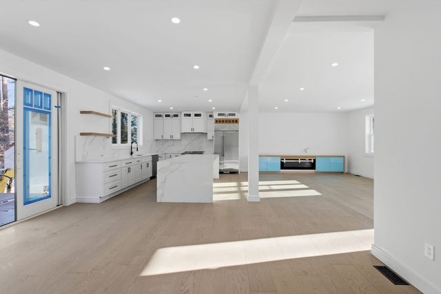 58 Massasoit Ave, Sudbury, MA 01776