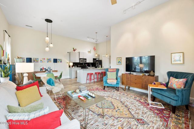 709 N 4th Street Ste 105, Wilmington, NC 28401