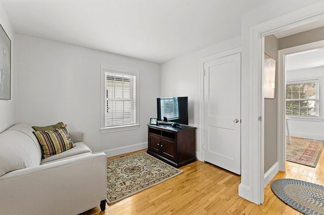 1052 Greendale Ave, Needham, MA 02492