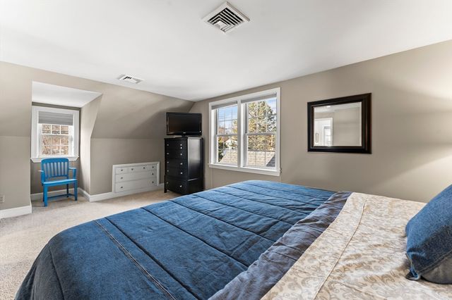 1052 Greendale Ave, Needham, MA 02492