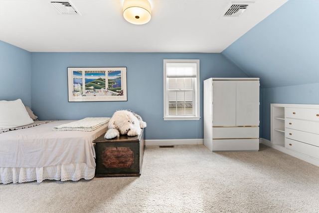 1052 Greendale Ave, Needham, MA 02492