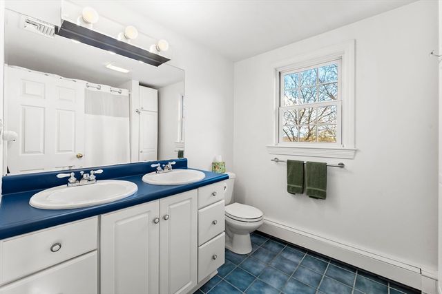 1052 Greendale Ave, Needham, MA 02492