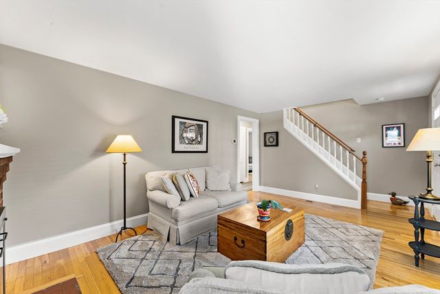 1052 Greendale Ave, Needham, MA 02492