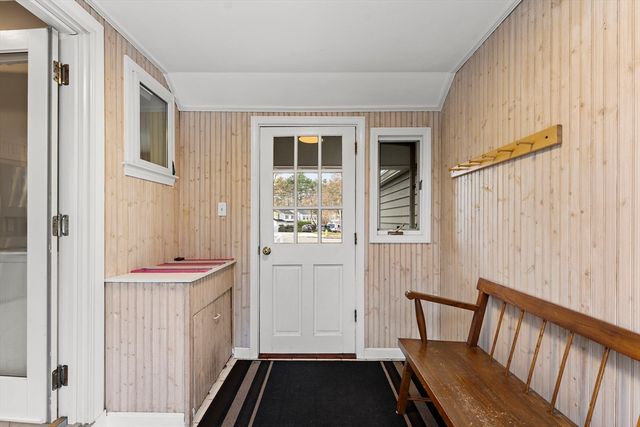 1052 Greendale Ave, Needham, MA 02492