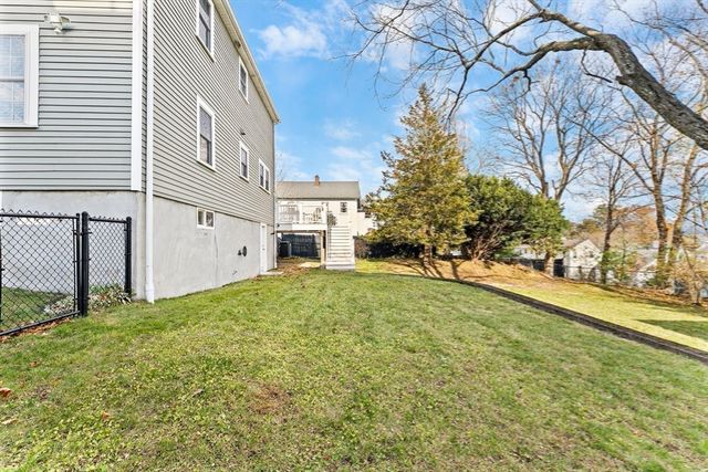 1052 Greendale Ave, Needham, MA 02492