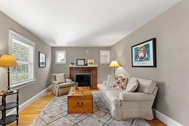 1052 Greendale Ave, Needham, MA 02492