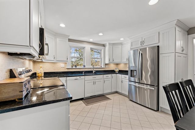 1052 Greendale Ave, Needham, MA 02492