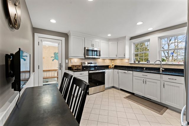 1052 Greendale Ave, Needham, MA 02492