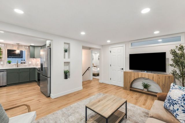 13741 37th Avenue NE, Seattle, WA 98125