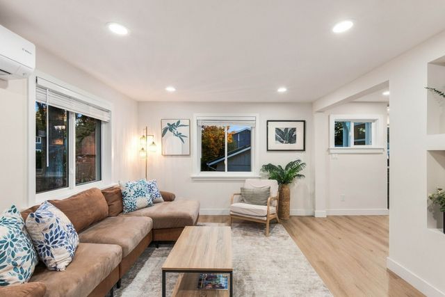 13741 37th Avenue NE, Seattle, WA 98125