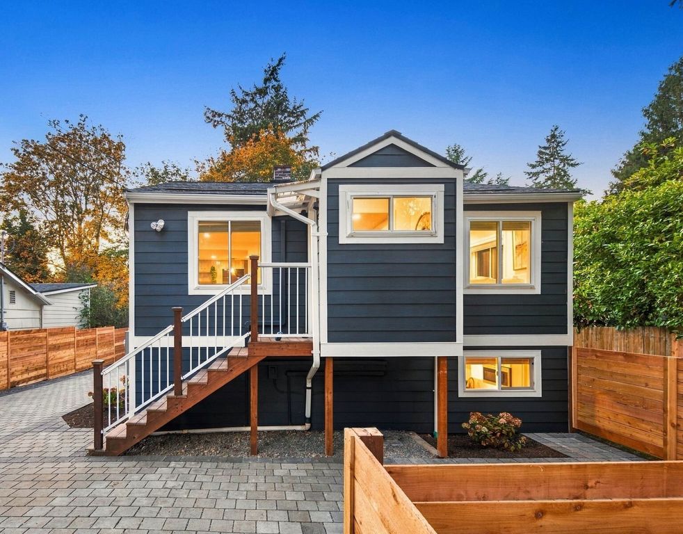 13741 37th Avenue NE, Seattle, WA 98125