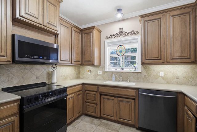 16180 Oaklawn Drive, Splendora, TX 77372