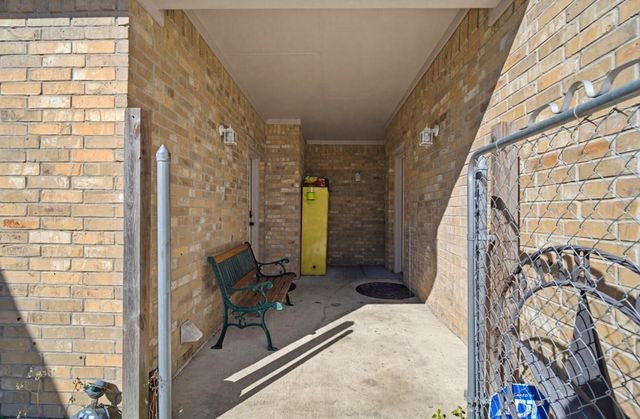 16180 Oaklawn Drive, Splendora, TX 77372