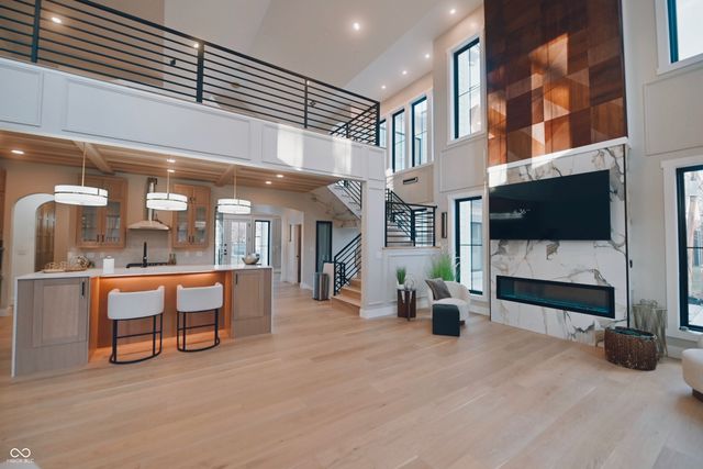 131 4th Street NW, Carmel, IN 46032