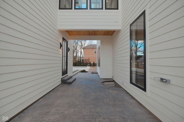 131 4th Street NW, Carmel, IN 46032