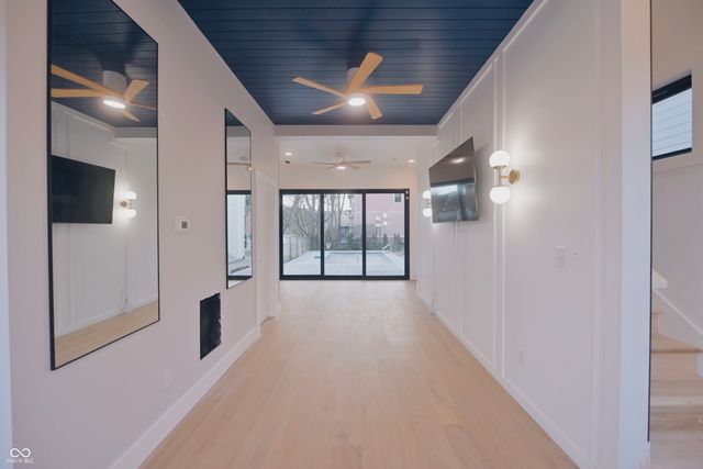 131 4th Street NW, Carmel, IN 46032