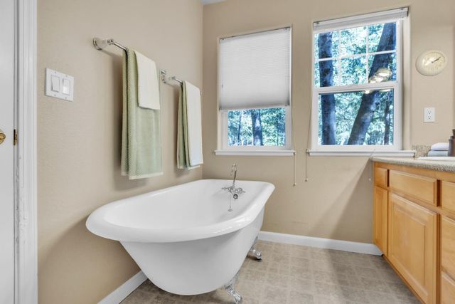 5120 Happy Pines Dr, Foresthill, CA 95631