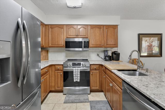 7 Towne Lake Court, Pooler, GA 31322